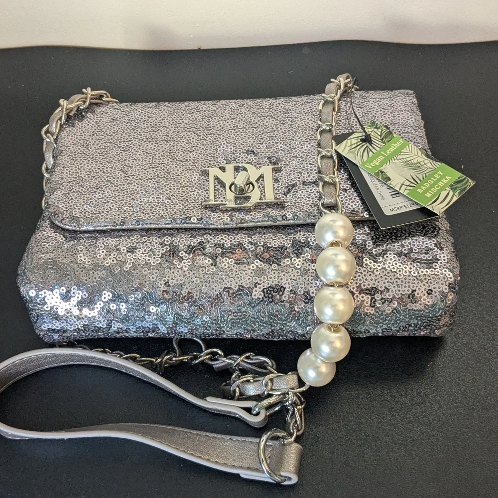 Badgley Mischka NWT  Sequin Message Pearl Strap Crossbody FREE PURSE PILLOW - Picture 6 of 9